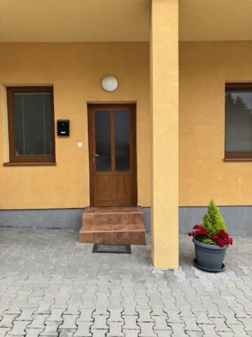 ボイニツェApartmanovy Dom Slaviaアパートメント エクステリア 写真